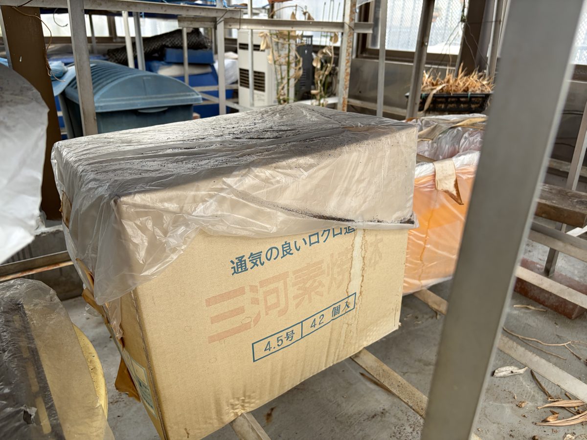 掃除前の残地物 15