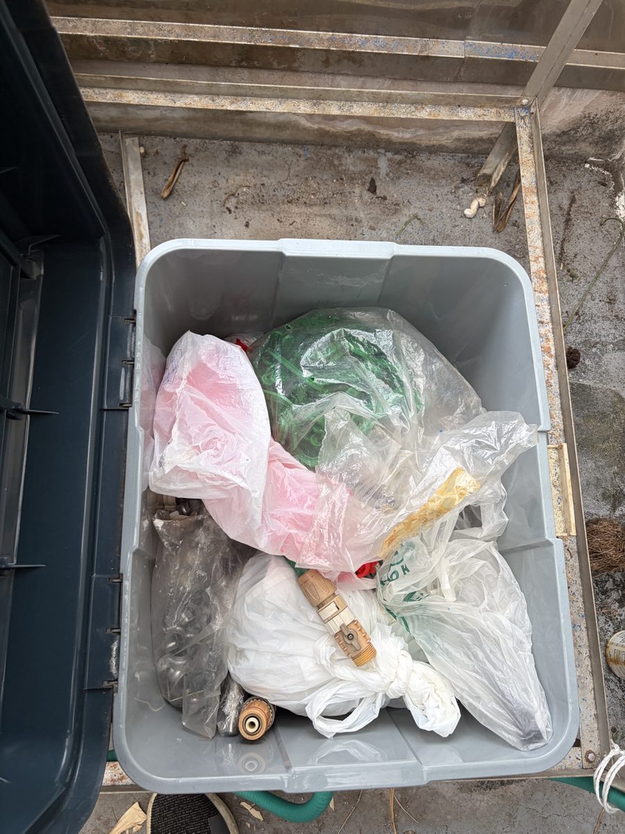掃除前の残地物 21