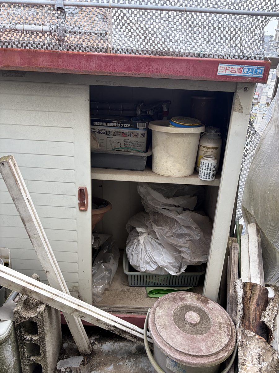 掃除前の残地物 28