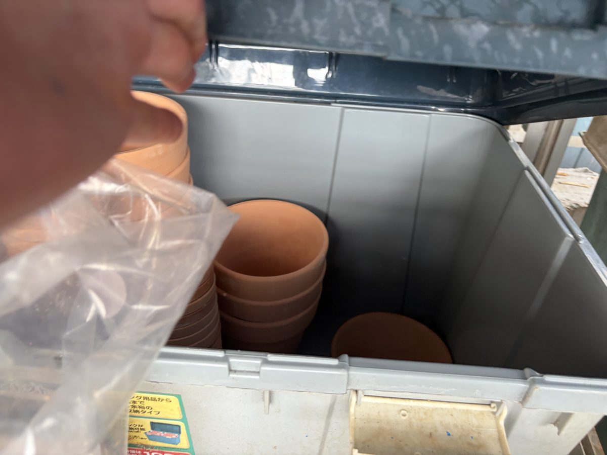 掃除前の残地物 32