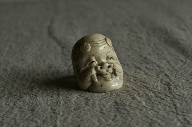 在銘 玉山 翁面 根付 象牙 明治 能面 彫刻 骨董 時代物