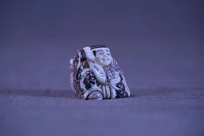 明治 象牙根付 恵比寿 宝山銘 細密彫刻 七福神 骨董